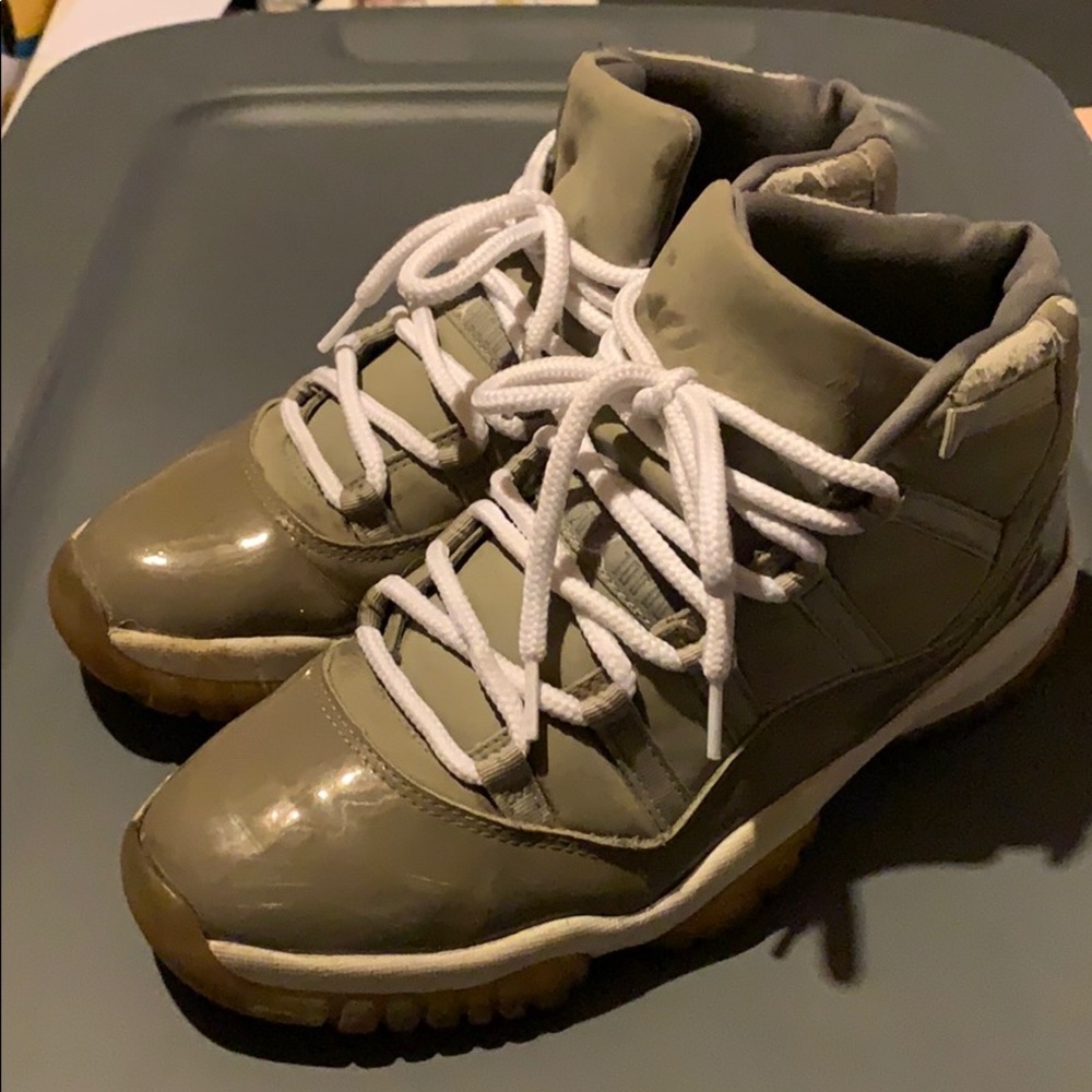 Air Jordan cool grey 11